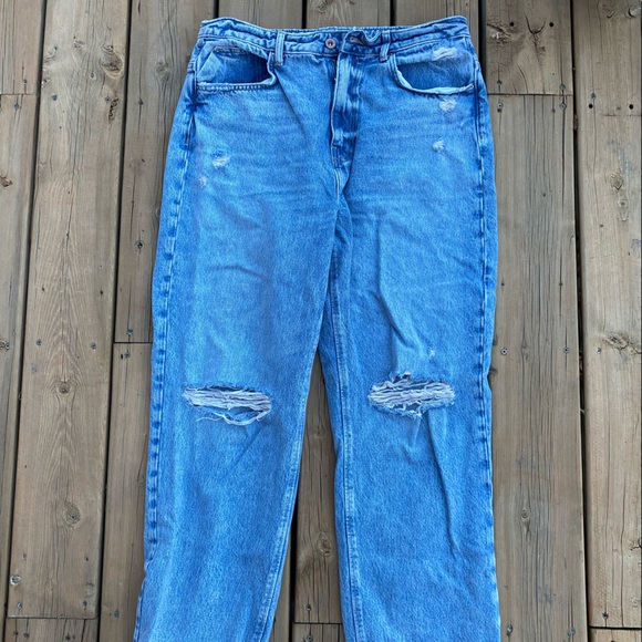 ZARA Ripped Mom Fit Jeans - Picture 5 of 10